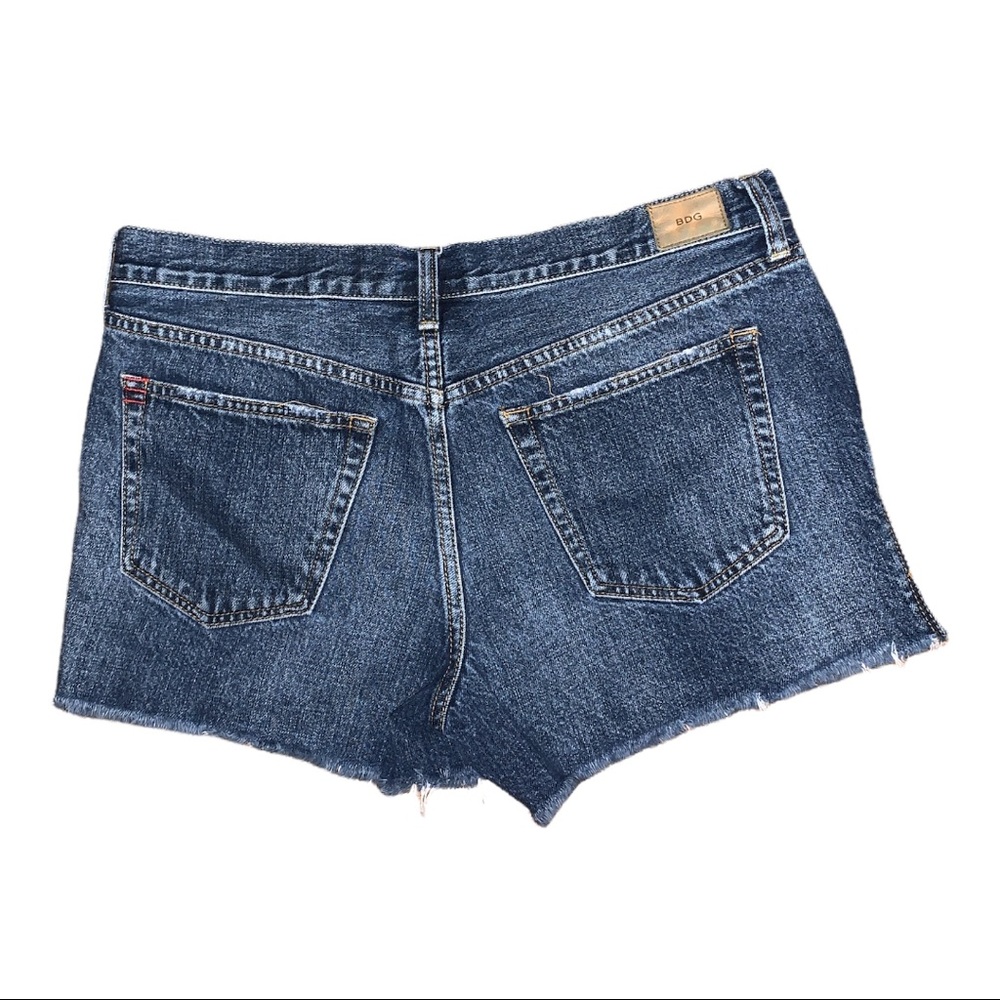 BDG tomgirl jean shorts size 30 button fly raw hem medium wash urban outfitters - Picture 2 of 15